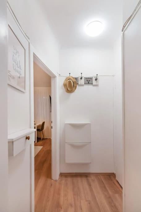 Ruhelage Im Zentrum Nahe Schottentor-Contactless Self-Check-In Wina Bagian luar foto
